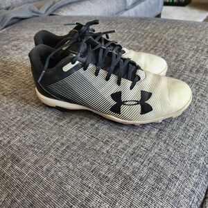 Under Armour Girls Softball Cleats